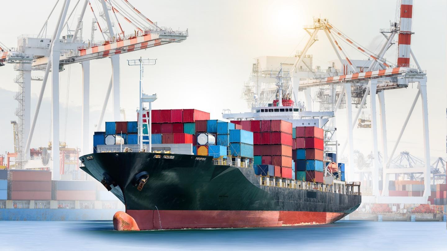 Kapal Kargo: Jenis, Fungsi, dan Manfaatnya dalam Logistik - NDE Cargo